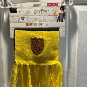 NWT Harry Potter Hufflepuff Costume Scarf